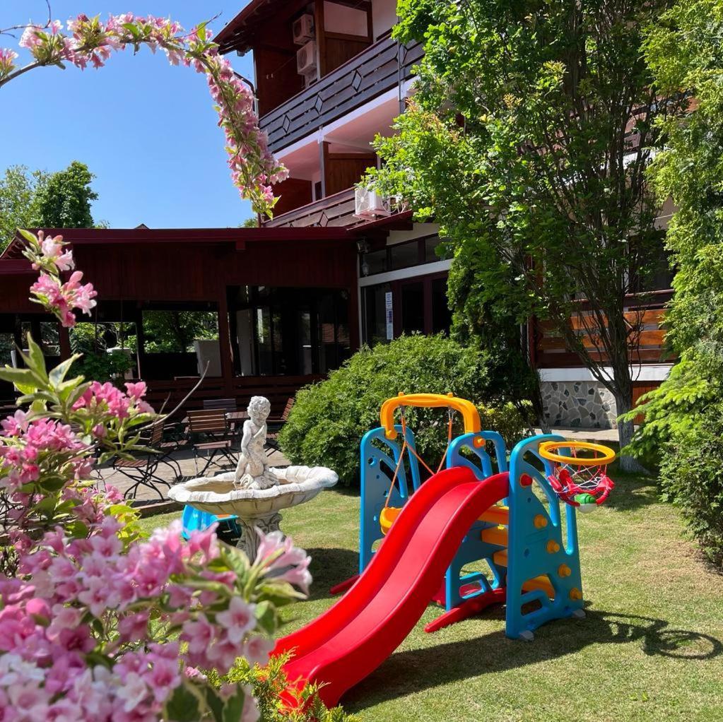Casa Luca Vama Veche