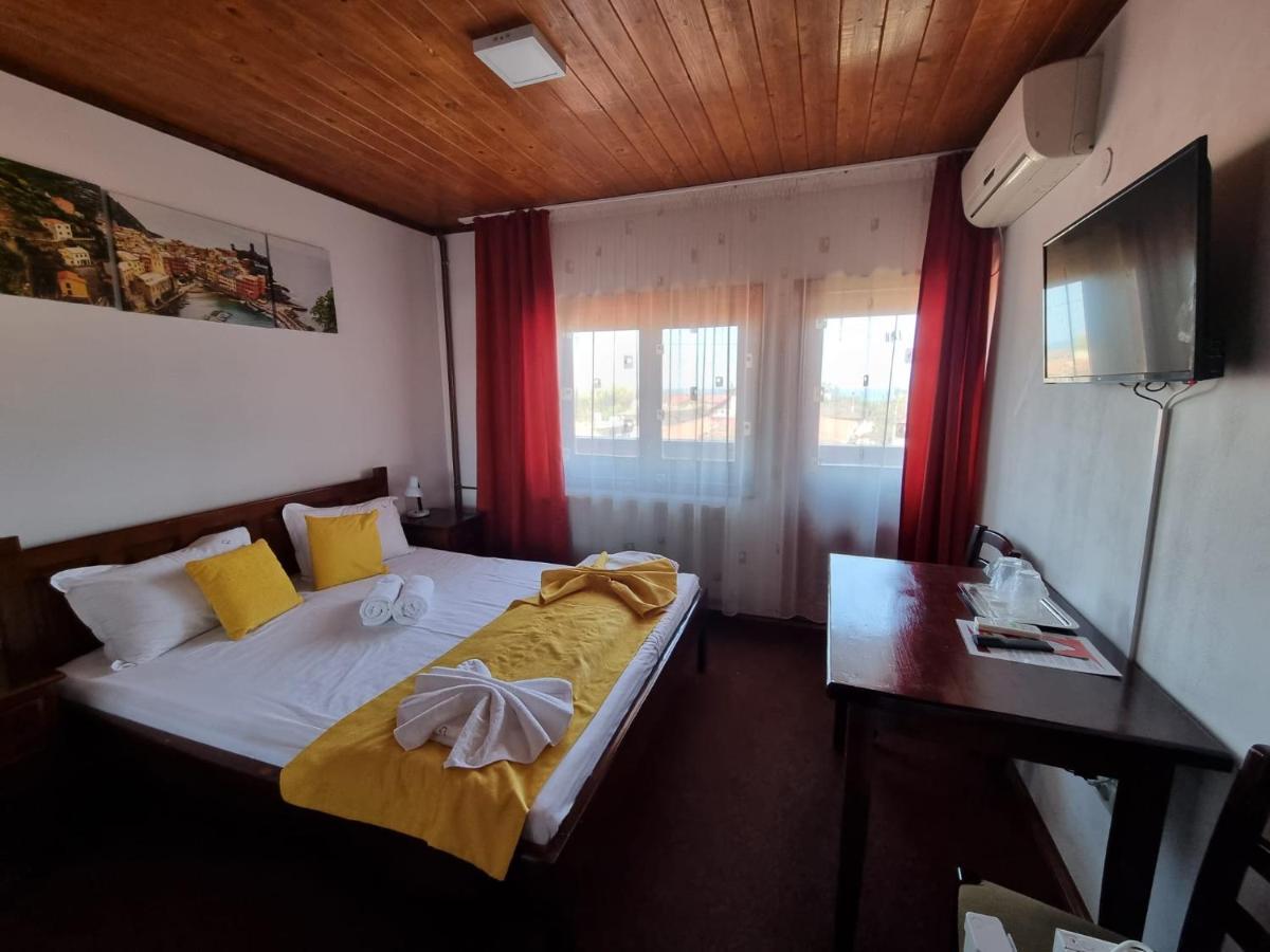 Casa Luca Hotel 2*